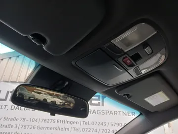 Car image 30