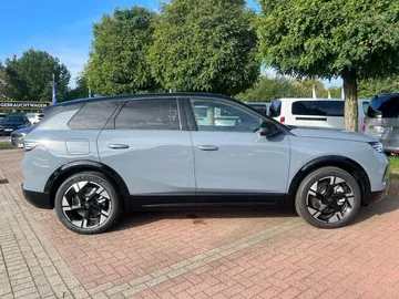 Car image 35
