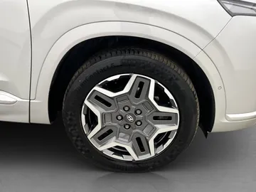 Car image 36