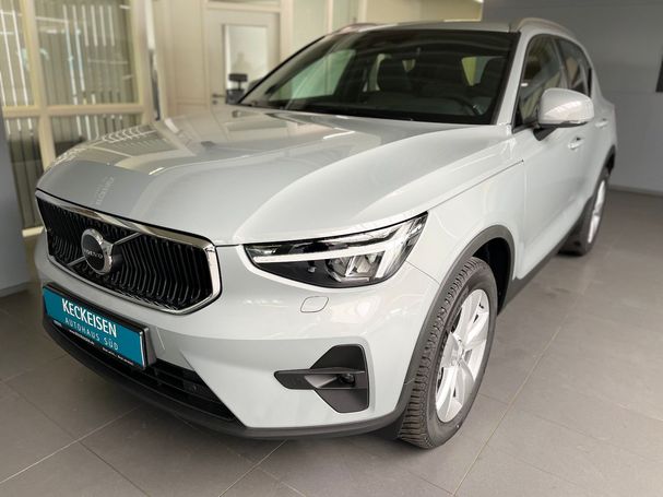 Volvo XC40 B3 Core 120 kW image number 1