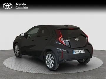 Car image 4