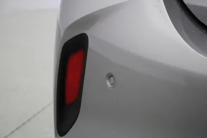 Car image 32
