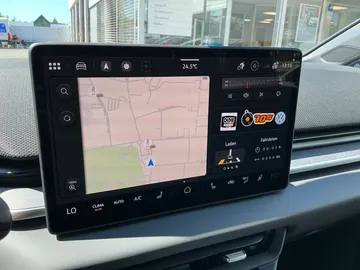 Car image 25