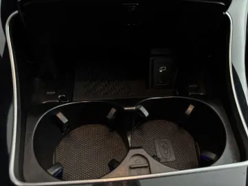 Car image 42