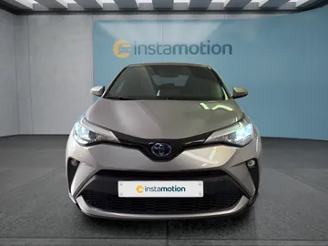 Car image 4