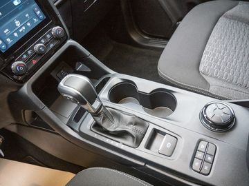 Car image 14