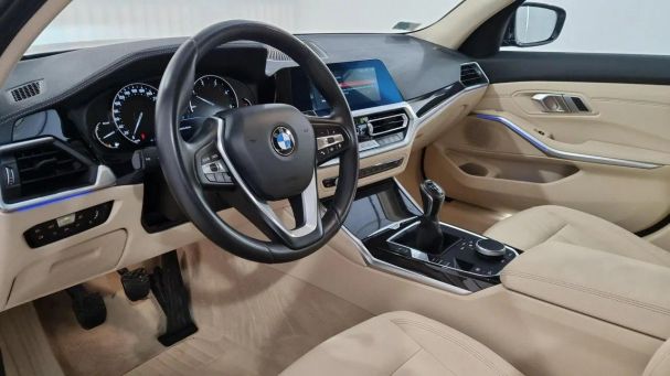 BMW 318d Luxury Line 110 kW image number 11