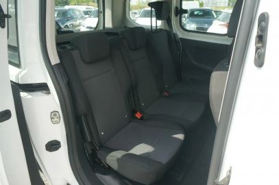 Car image 33