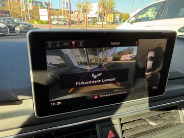 Car image 26