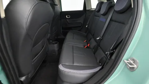 Car image 24