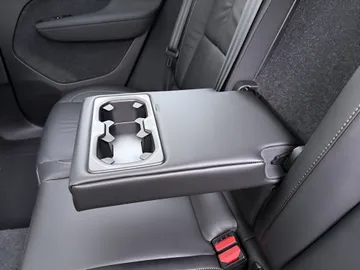 Car image 42