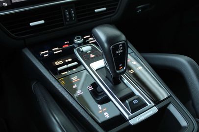 Car image 36