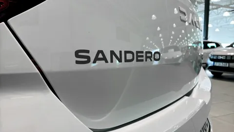 Car image 25
