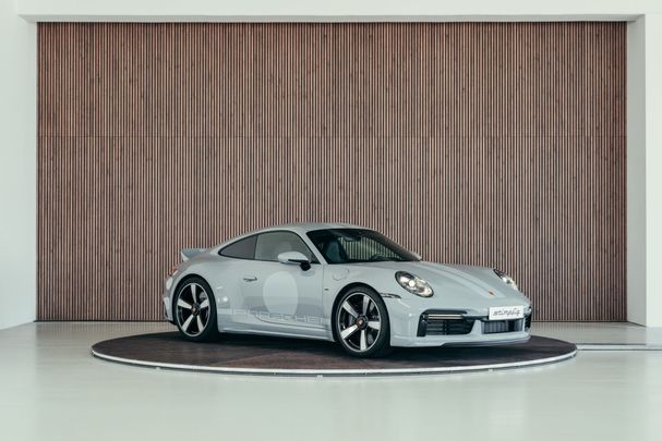 Porsche 992 Sport Classic 405 kW image number 7