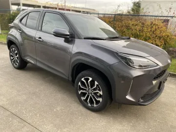 Car image 3