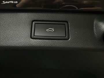 Car image 37