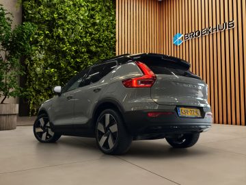 Car image 28