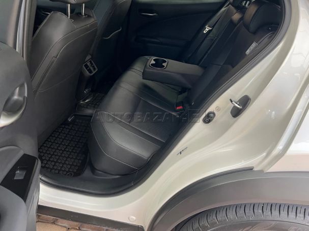 Lexus UX 300e 150 kW image number 15