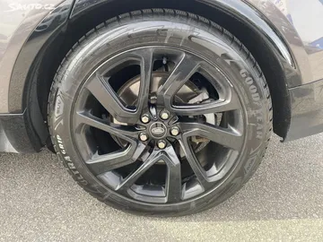Car image 28