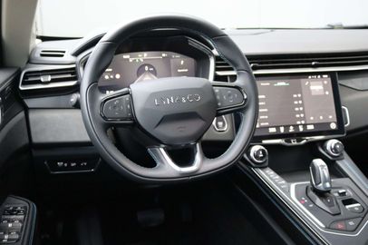 Car image 13