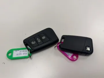 Car image 32