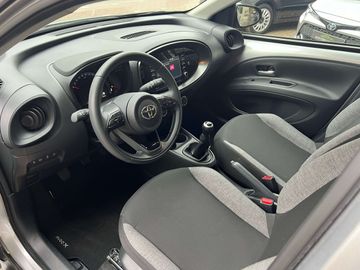 Car image 11