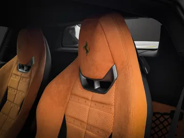 Car image 24