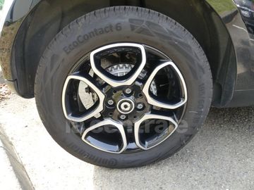 Car image 37