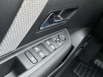 Car image 38