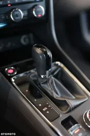 Car image 40