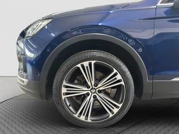 Car image 40