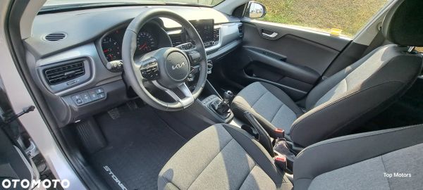 Car image 35