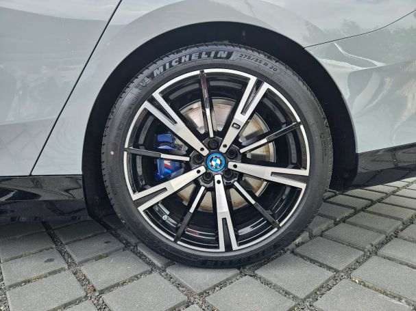 BMW i5 M60 xDrive 440 kW image number 9