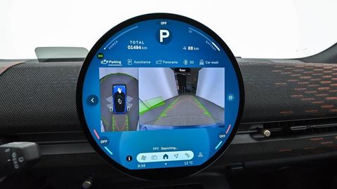Car image 21