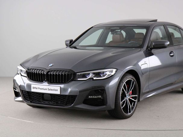 BMW 330 e M Sport xDrive 215 kW image number 20