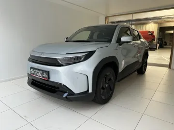 Car image 24