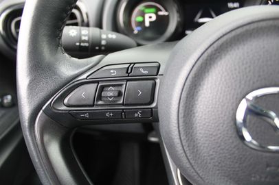 Car image 11