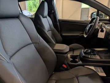 Car image 23