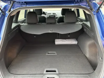 Car image 40