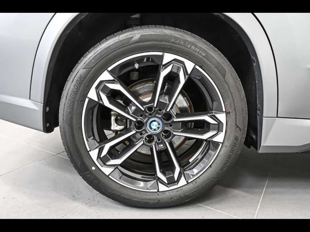 BMW iX1 xDrive30 M Sport 200 kW image number 5