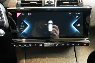 Car image 31