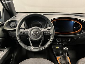 Car image 10