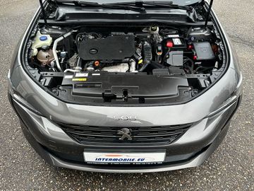 Car image 25