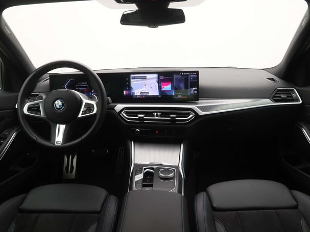 BMW 330 e 215 kW image number 13