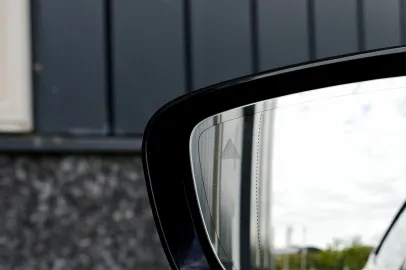 Car image 39
