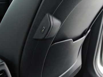 Car image 37