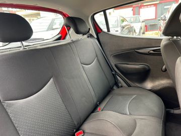 Car image 14