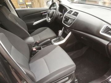 Car image 14