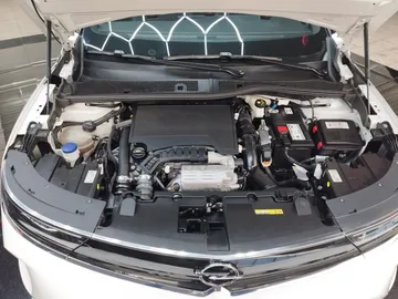 Car image 30