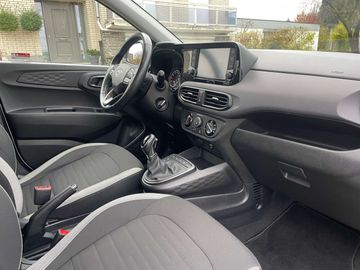 Car image 14